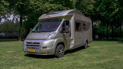 4p Bürstner ixeo 664 half integraal 2013 /airco/cruisecontrol/Hefbed