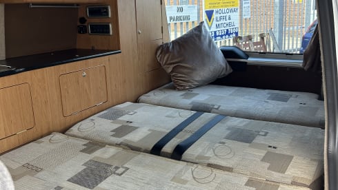 Vino – 4 berth Volkswagen T5 Hillside Camper conversion 2015