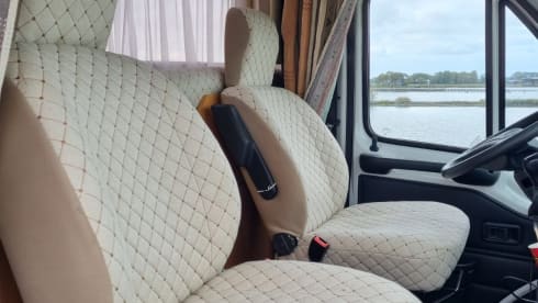 Fiat Ducato Eura Mobil Camper. – 4p Bürstner semi-integrated from 2003