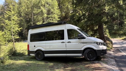 Adventure Van – Volkswagen Crafter 2.0 TDI 4 places - Modèle personnalisé 2026