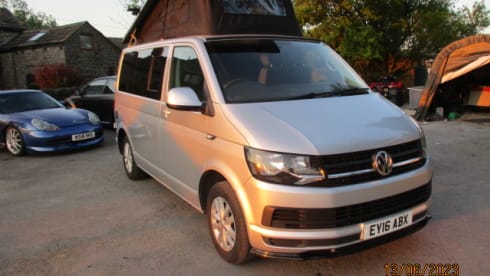 Pistol 2 – 4-Bett-Volkswagen-Campervan von 2016