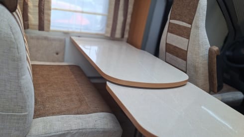 De Vrijbuiter – 2p Bürstner halbintegriert ab 2011