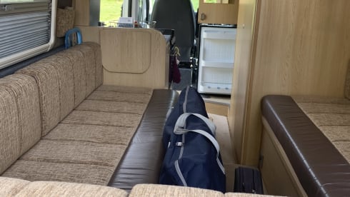 2 berth Vantage Sol from 2011 for ease of living on the road