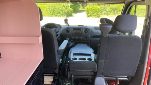 Off-grid campervan met twijfelaar stapelbed!