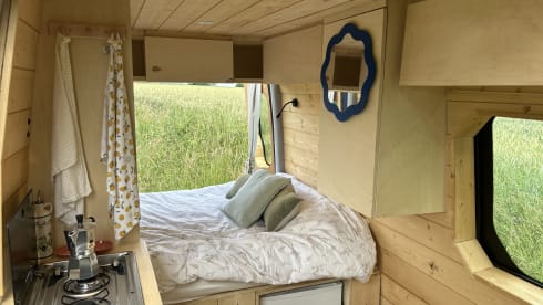ONA – 2-seater Volkswagen bus from 2011