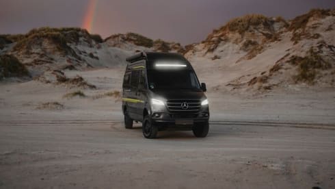 Hymer CrossOver with sleeping roof 4p. 