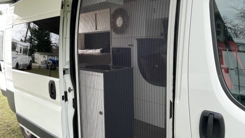 Flow  – On an adventure with this cool DIY Fiat Ducato MultiJet 150 185 HP