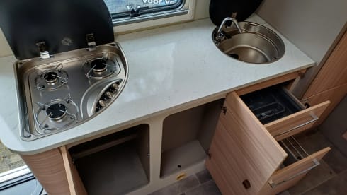 C19 – Knaus Traveler A705 XL Garage for 6 persons