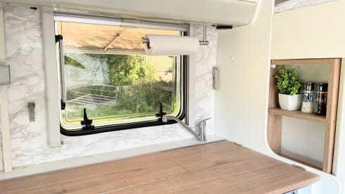FamilyTime – 5p Knaus semi-integrated from 1996