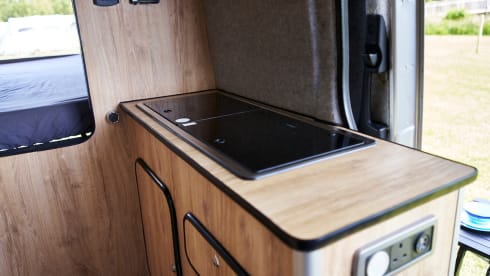 Silver Comet – 4 Berth Mercedes Sprinter Luxury Camper