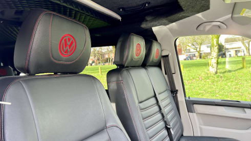 VW T6 Transporter Pop-Top Campervan