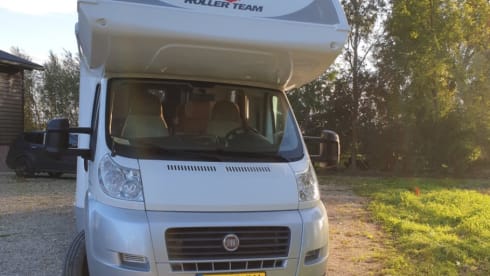 RollerTeam2 – Luxe Rollerteam camper, 5 gordels en veel opbergruimte, compleet ingericht