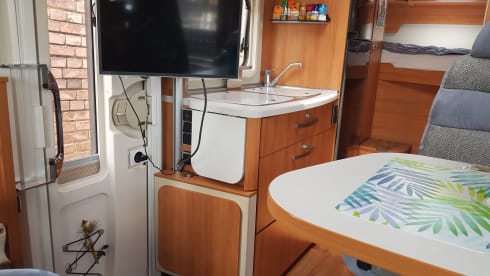 Dopey – Compact, self-sufficient, luxury Hymer