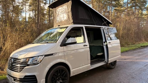 Hamish – Insurance covered! 4 berth Volkswagen campervan from 2020