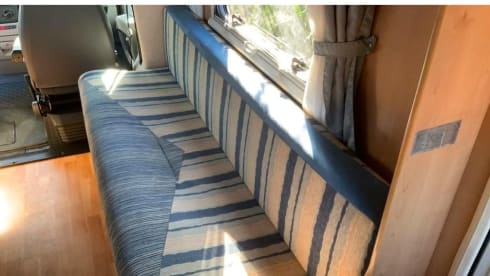 Moby – Mc louis alcove 6 person camper
