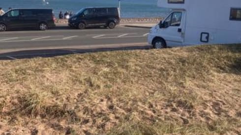 4-Bett, netzunabhängiger, modernisierter Fiat Ducato mit U-Lounge