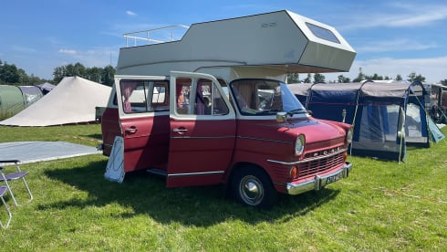 Tijdelijk onbruikbaar: Lady in Red – Nostalgic on the road