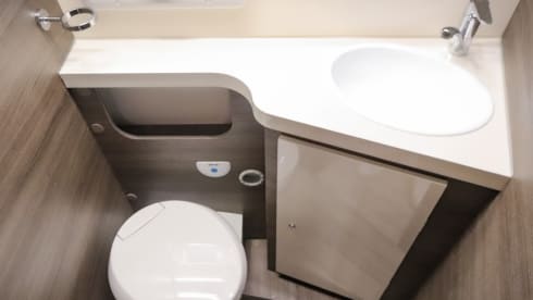 MOBI-) – BRAND NEW 5-person camper - also for your WINTER HOLIDAY
