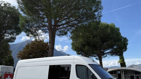 Erl – Erl – Your Cosy, Adventure-Ready 4 Berth Camper