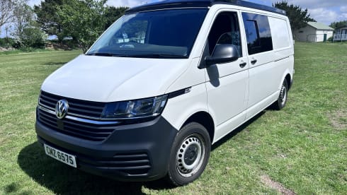 Freedom to roam, comfort to stay! – “VW Transporter Campervan Hire – Adventure Awaits in Newquay”