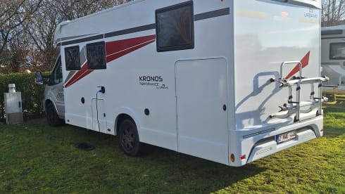 Volledig ingerichte splinternieuwe camper