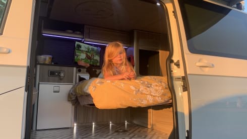 Penelope – Luxury VW T6 4 berth Campervan