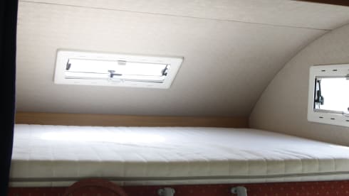 Spacious family camper Rimor NG8