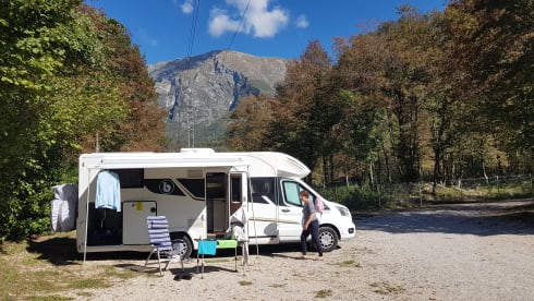 4pers. Benimar Tessoro 463 semi-integrated from 2021