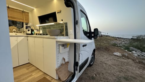 Abbi  – GUIDO II - home luxury van