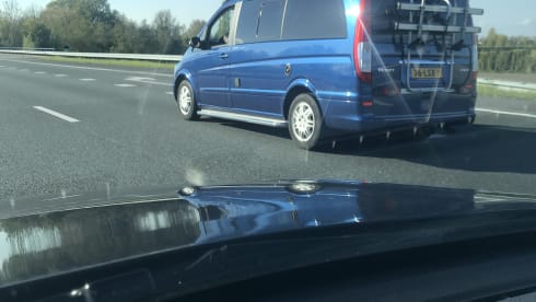 Booster Blue – Mercedes Viano bus camper