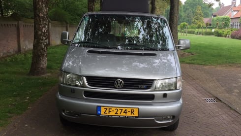 Mandala - Cozy and robust VW T4 multivan with lifting roof