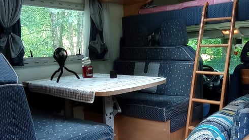 A self-contained coachbuilt for traveling freely! Pura Vida!