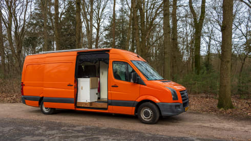 Very Spacious Luxury Off-Grid Camper – Freedom, Comfort & Adventure on Wheels!
