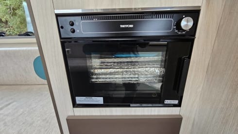 Rimor has it. –     La Grande Fuga – Spazioso camper familiare a 6 posti letto