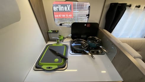 Paris – Motorhome Mooveo TEI 70EBH with lifting bed