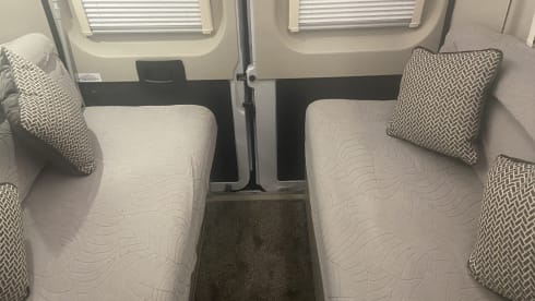Special Edition Automatic Elddis CV80