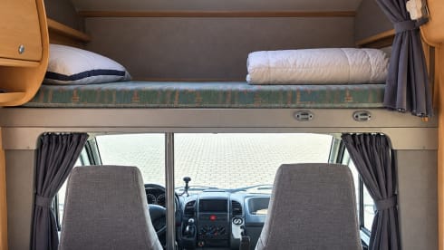 6p gezinscamper met dak airco en stapelbed!