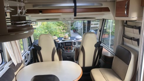ZEER LUXE HYMER CAMPER – For rental to two experienced campers  