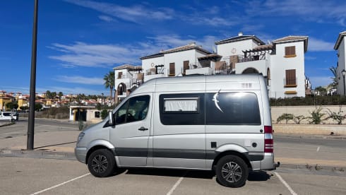 Dora – 2p Mercedes-Benz bus from 2007