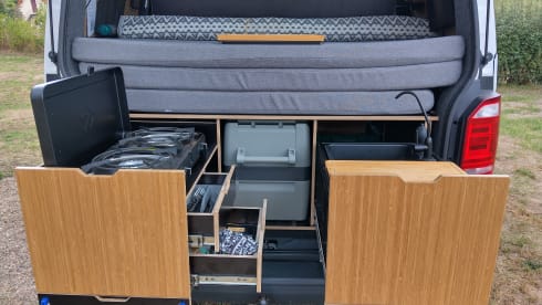 Castaway – Volkswagen Castaway Costa Petrol