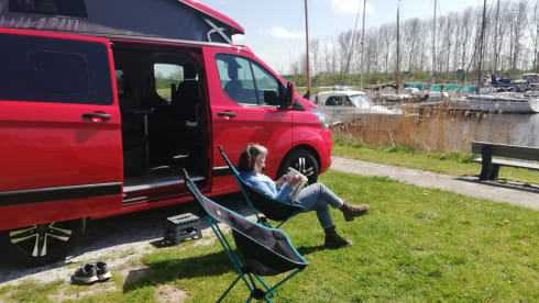 Ford Nugget uit 2021 – Travel in Red