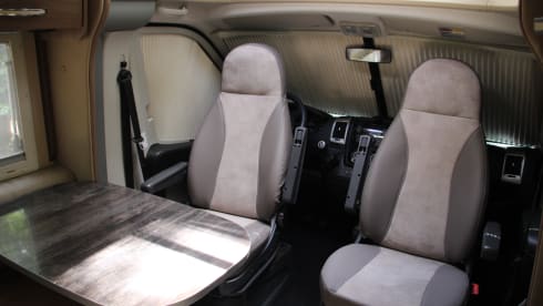 4-person Chausson semi-integrated from 2012