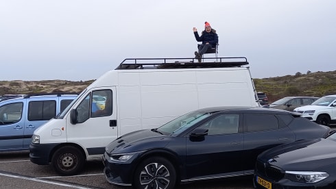 Bibi – Kitesurf bus undercover