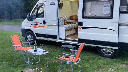 Evangeline – Refurb'd living area & washroom. Off grid option