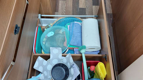 SONRISA – Mettiti in viaggio con 'Sonrisa': il nostro colorato Knauscamper 2p (automatico)!)!