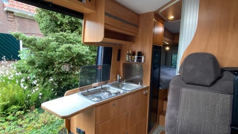 Bus camper PÖSSL, 2 length beds, 2 seats