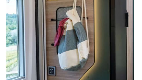 Familie camper – 6p Ford alcove uit 2026