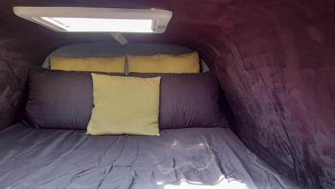 Mo – Fully loaded off-grid sports / touring home