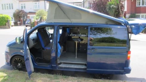 Blueberry – Elegante furgone camper VW T5 4 con w / aria condizionata e riscaldamento