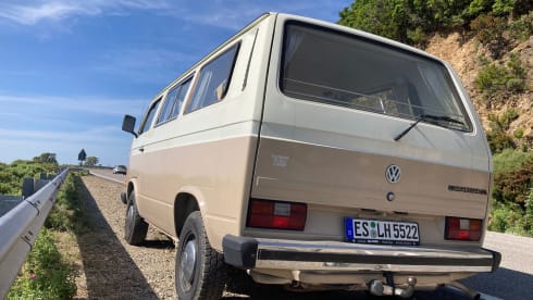 Lille – T3 Bully with power steering 85,000km beautiful extension with awning all inclusive.